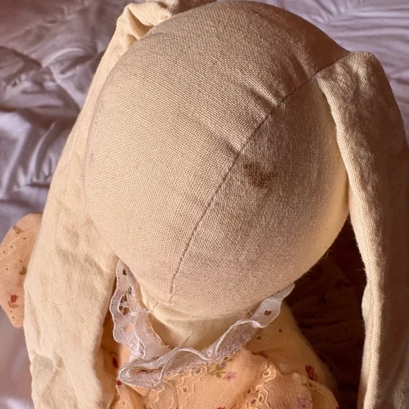 Vintage classic bunny doll with lace dress - Picture 5 of 9